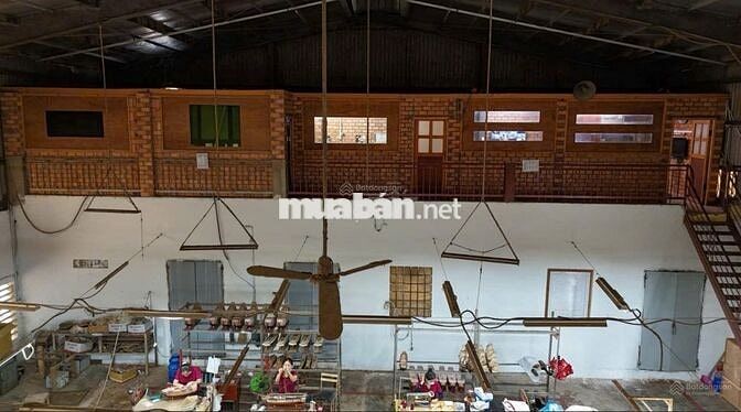 Chuyển nhượng nhà xưởng gắn liền với đất nhà nước cấp sổ.