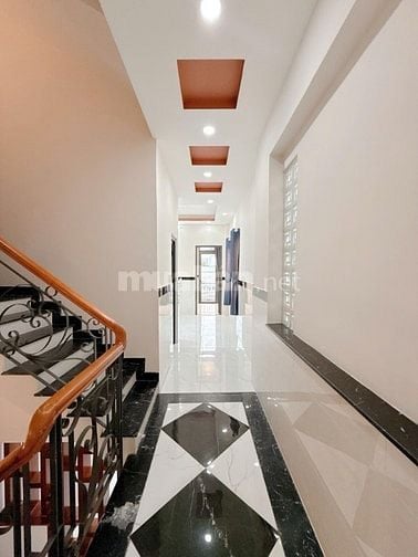 Chính phủ cần bán nhà mặt tiền đường lên văn lương Q7 