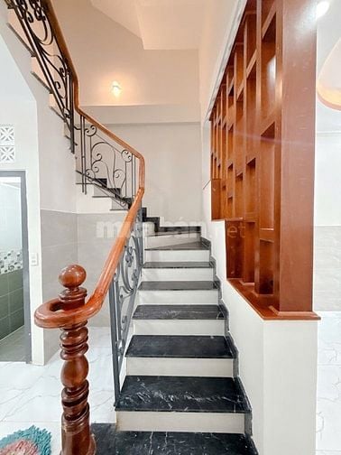 Chính phủ cần bán nhà mặt tiền đường lên văn lương Q7 