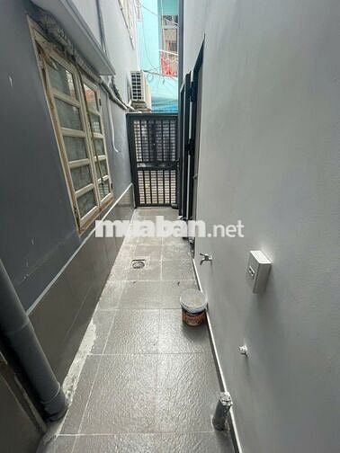 nhà 19,4m2 có sổ , 2pn2wc , tiện di chuyển các quận trung tâm .