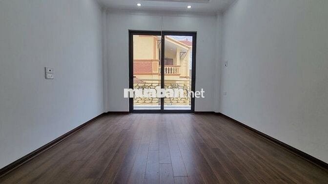 MÌNH CẦN BÁN NHÀ PHỐ TÔN ĐỨC THẮNG 9,9 TỶ, Ô TÔ, THANG MÁY