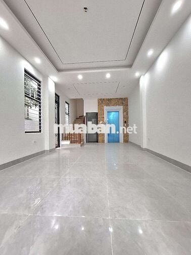 Hơn 9 Tỷ Nhà 6 Tầng Thang Máy 52m² Gần Chân Cầu Vĩnh Tuy Đối Diện Aeon