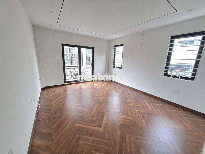 Hơn 9 Tỷ Nhà 6 Tầng Thang Máy 52m² Gần Chân Cầu Vĩnh Tuy Đối Diện Aeon