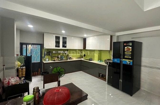 CC gửi bán nhà 1/ Huỳnh Văn Bánh 4lầu 84m2 ngay chợ Phú Nhuận KD 15 tỷ
