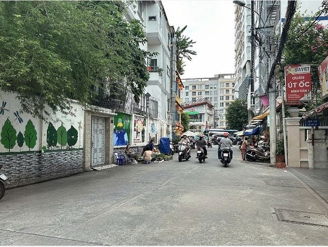 CC gửi bán nhà 1/ Huỳnh Văn Bánh 4lầu 84m2 ngay chợ Phú Nhuận KD 15 tỷ