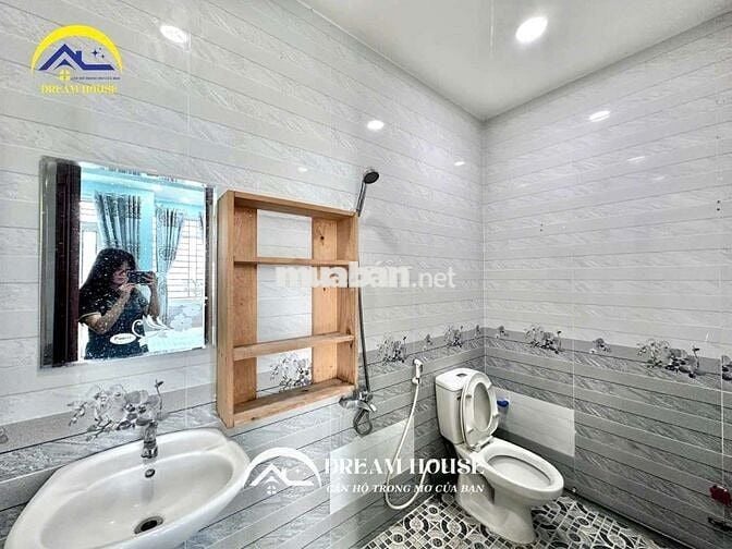 CHDV BAN CÔNG RIÊNG THOÁNG MÁT NHÀ MỚI AN NINH GẦN ĐH CÔNG THƯƠNG