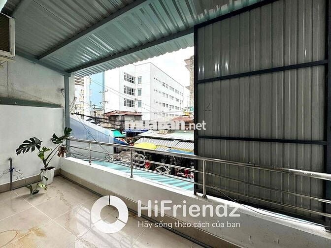 Phòng ngủ tách bếp bancol full nội thất mới nằm mặt đường đỗ ngọc than