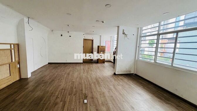 TOÀ NHÀ ỐP KÍNH GÓC 2 MẶT TIỀN NGUYỄN VĂN NGUYỄN, TÂN ĐỊNH, QUẬN 1
