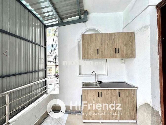 Phòng ngủ tách bếp bancol full nội thất mới nằm mặt đường đỗ ngọc than