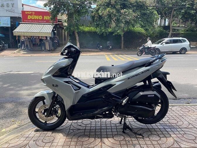 🌟Bán AirBlade.125Fi.4VAL.up xám xi măng xe phố🌟