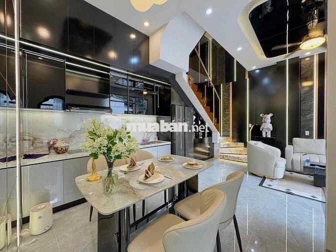 Sập Hầm Chủ Cần Bán Gấp nhà 3 Tầng mới xây ở Tô Hiệu
