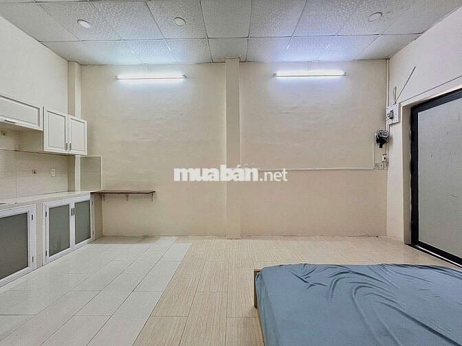 Studio rộng 30m2, Đầy Đủ Nội Thất, Trống Sẵn Có Thể Ở Liền.