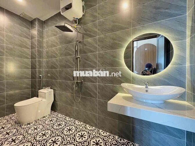 Sập Hầm Chủ Cần Bán Gấp nhà 3 Tầng mới xây ở Tô Hiệu