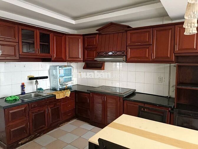 Cực Vip Hẻm xe tải Phan Đăng Lưu, 5 lầu, 3 PN, 4WC chỉ 17,5 Triệu.