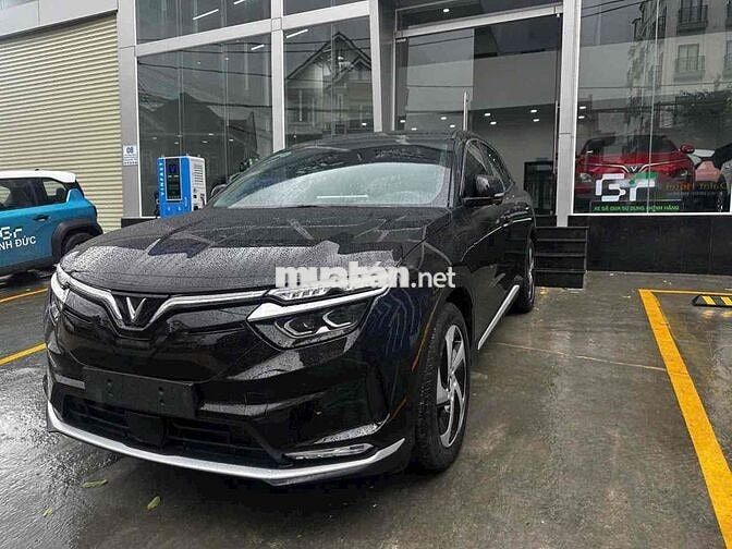 VinFast VF8 2024 Eco - 30 km