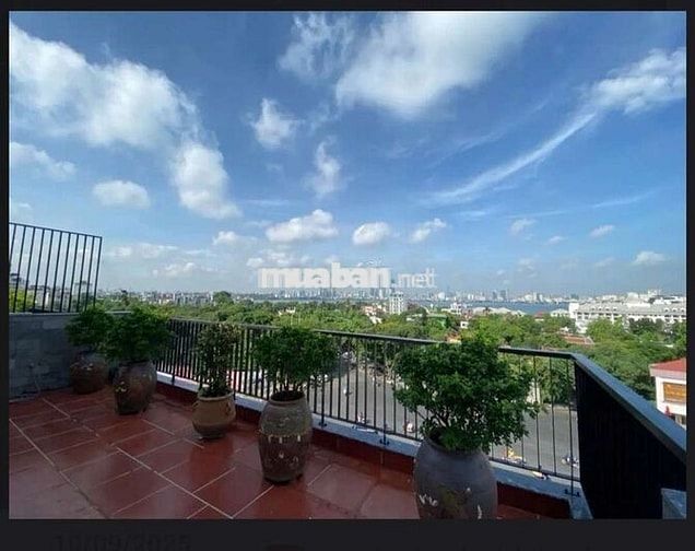 Tôi cần bán nhà mặt phố Nghi Tàm 7tầng thang máy full nội thất