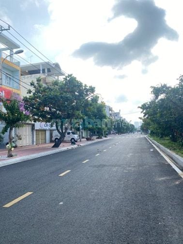 CẦN BÁN Biệt Thự Cao Cấp đường Trần Thị Ngôi F4Q8 