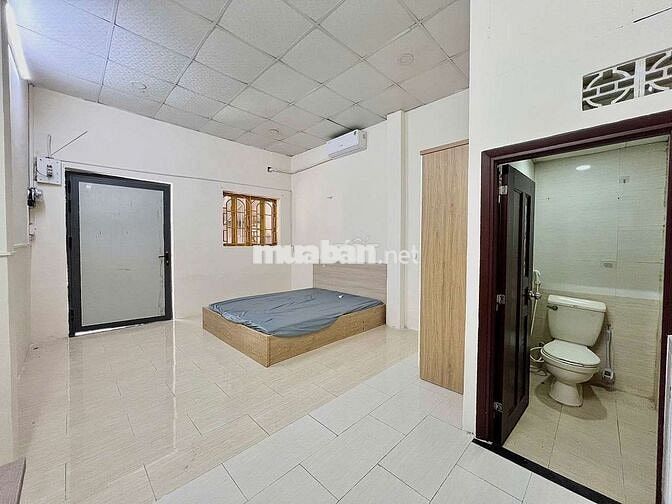Studio rộng 30m2, Đầy Đủ Nội Thất, Trống Sẵn Có Thể Ở Liền.