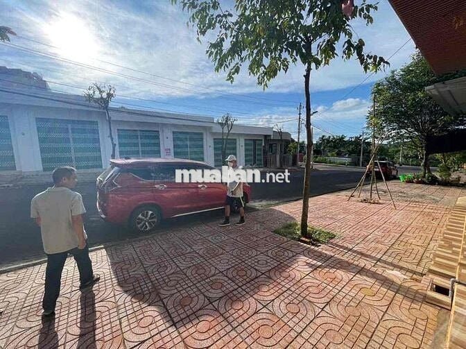 Nhà thuê mặt tiền KD Phan Bội Châu giao Trần Phú