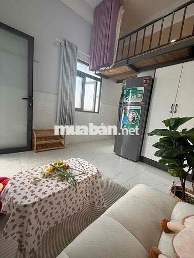 PHÒNG GÁC CỬA SỔ TRỜI SIÊU THOÁNG SẴN NỘI THẤT GẦN ÂU CƠ GIÁ RẺ