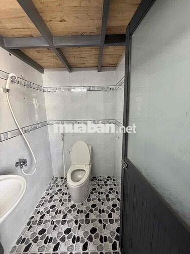 PHÒNG GÁC CỬA SỔ TRỜI SIÊU THOÁNG SẴN NỘI THẤT GẦN ÂU CƠ GIÁ RẺ