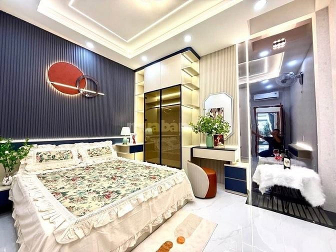Cô Loan Cần Bán Gấp Nhà Tân Sơn Nhì – 1 Trệt 2 Lầu + ST – Giá Chỉ 4 Tỷ