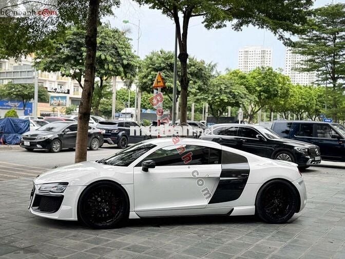 Audi R8 V8-Lăn Bánh Lần Đầu 2009