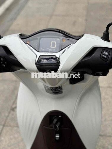 Sh160 ABS trắng xe 9 chủ, chạy 10700 km