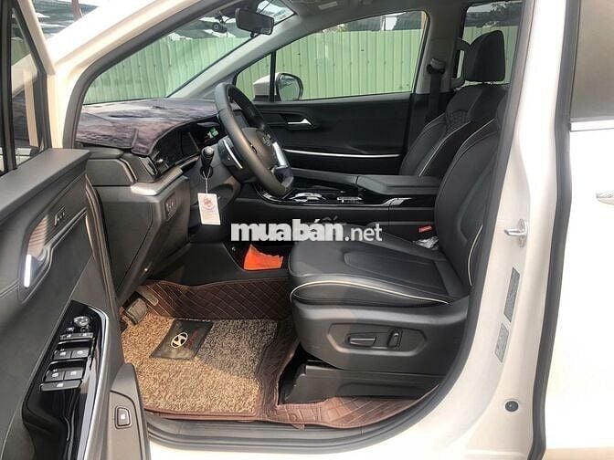 Hyundai Custin 2024 Cao Cấp 2.0T - 19000 km