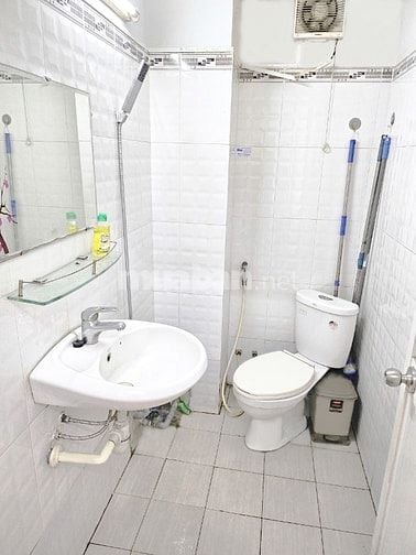 Cho Thuê Mặt Bằng đường Nguyển Thượng Hiền GV giáp ranh Bình Thạnh