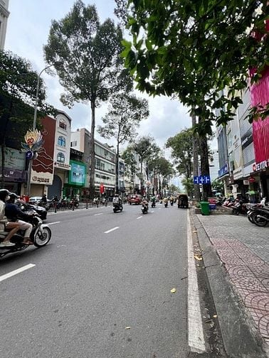 NHÀ 3 TẦNG – MẶT TIỀN NGAY KHU HÀ ĐÔ 3/2, DT 4X18, GIÁ 34 TỶ TL