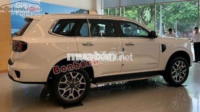 Ford Everest Titanium 2.0L 4x2 AT 2025