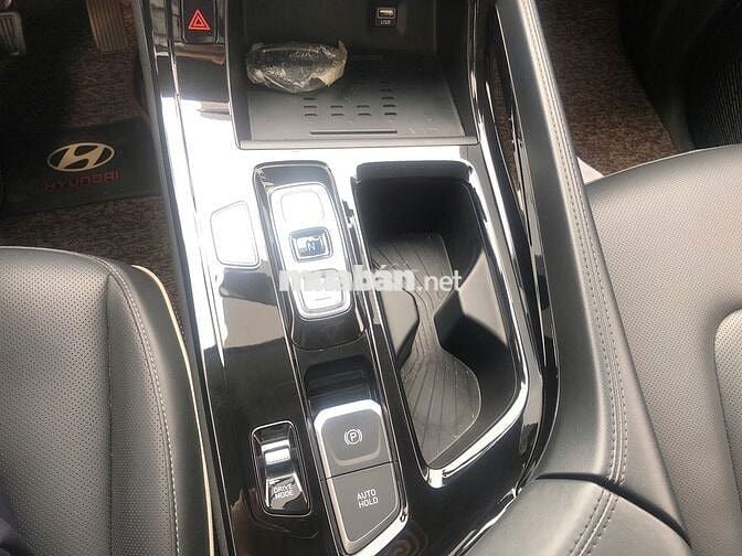 Hyundai Custin 2024 Cao Cấp 2.0T - 19000 km