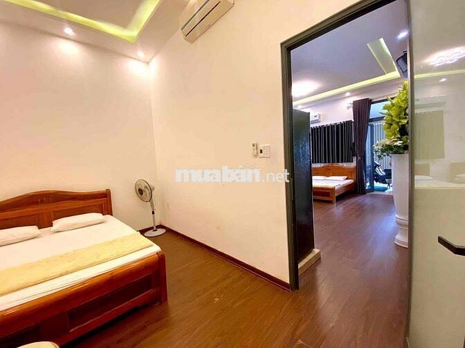 Căn 80m2 . Ở được 4-6 người . Sát Cầu Rồng . Cách biển 700 mét