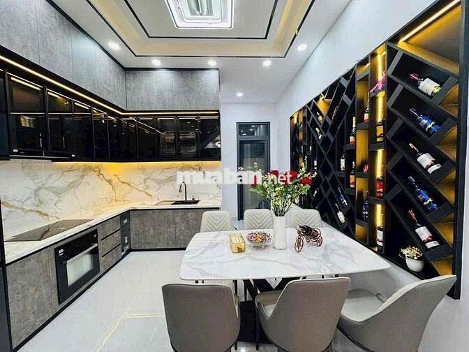 bán nhà 4 tầng đường Chuyên Dùng Chính giá 7.45 tỷ