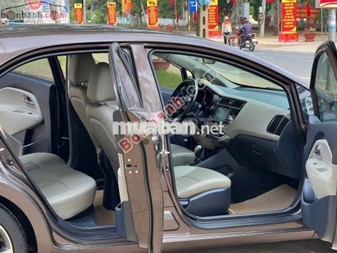 Kia Rio 1.4 AT 2015