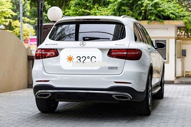 E cần bán mercedes glc300 sx 2018