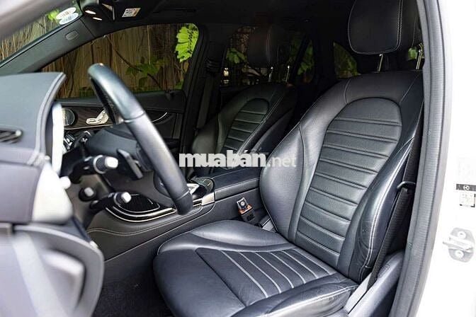 E cần bán mercedes glc300 sx 2018