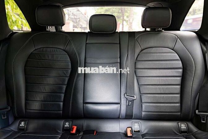 E cần bán mercedes glc300 sx 2018