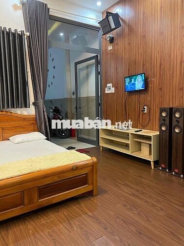 Căn 80m2 . Ở được 4-6 người . Sát Cầu Rồng . Cách biển 700 mét