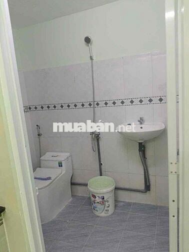 NHÀ CHO THUÊ BÀ ĐIỂM HÓC MÔN  5.5 X 18/3PN 2WC giá 9tr