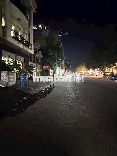 BÁN NHÀ KARAOKE NGƯNG HOẠT ĐỘNG – 255M² – TRUNG TÂM DĨ AN – GIÁ 18 TỶ