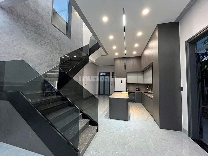 Mình cần bán nhà SHR cách chợ Bến Thành 5km giá 1 tỷ 290 thương lượng