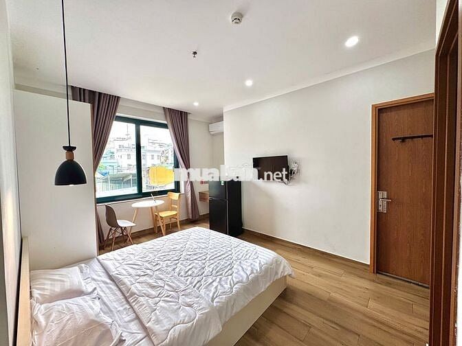 Căn hộ view thoáng Full nội thất , ban công riêng ngay Lê Văn Sỹ Quận3