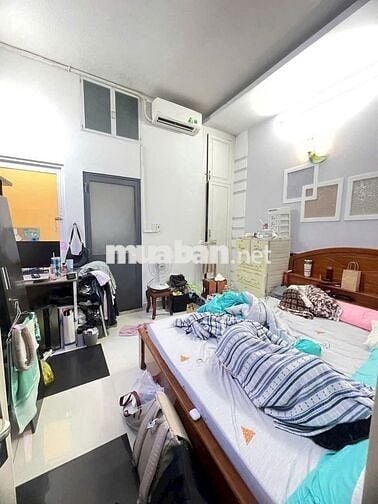 Bán Nhà 2 Tầng Hẻm Thông Thoáng, Cách Đường Xe Hơi 20m Huỳnh Tấn