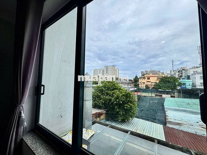 Căn hộ view thoáng Full nội thất , ban công riêng ngay Lê Văn Sỹ Quận3
