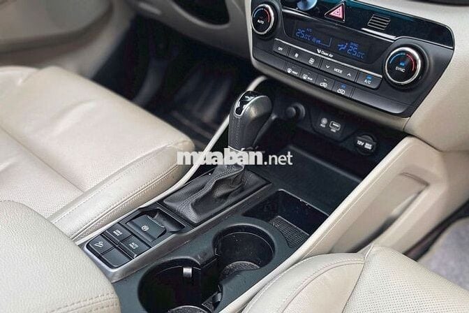Hyundai Tucson 2016 2.0 AT - 97000 km