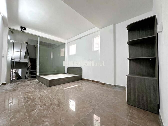 KHAI TRƯƠNG CĂN HỘ BAN CÔNG, CỬA SỔ, TRẦN PHÚ Q5, CÁCH ĐH KINH TẾ B 4p