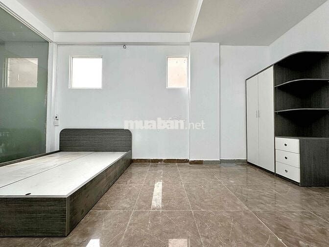 KHAI TRƯƠNG CĂN HỘ BAN CÔNG, CỬA SỔ, TRẦN PHÚ Q5, CÁCH ĐH KINH TẾ B 4p