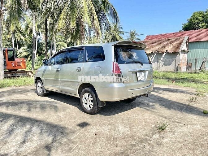 Toyota Innova 2008 - 300000 km